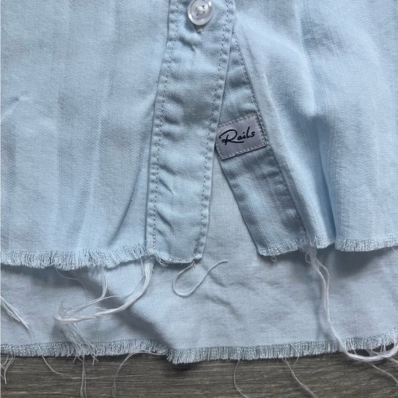 Rails Light Blue Raw Hem Lightweight Long Sleeve Tencel Button Down Shirt Size M - Picture 3 of 8